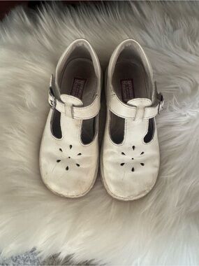 L'Amour Cream T-Strap Mary Jane Kids Shoes